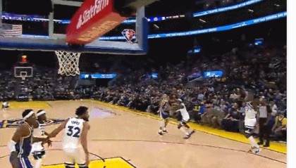 开云-两度隔扣唐斯不留情面！维金斯献勇士生涯最狂一战